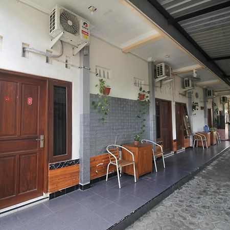 Super Oyo Capital O 2258 Santana Syariah Guest House Kartosuro Ngoại thất bức ảnh