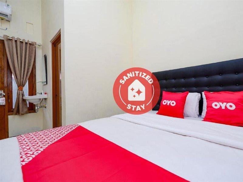 Super Oyo Capital O 2258 Santana Syariah Guest House Kartosuro Ngoại thất bức ảnh