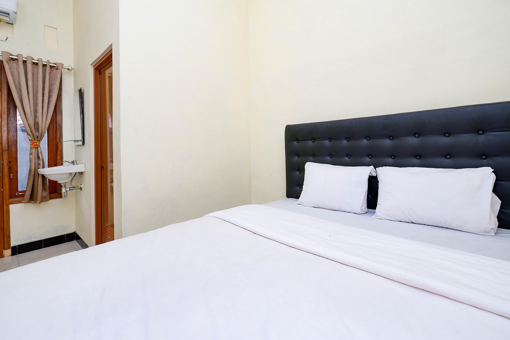 Super Oyo Capital O 2258 Santana Syariah Guest House Kartosuro Ngoại thất bức ảnh