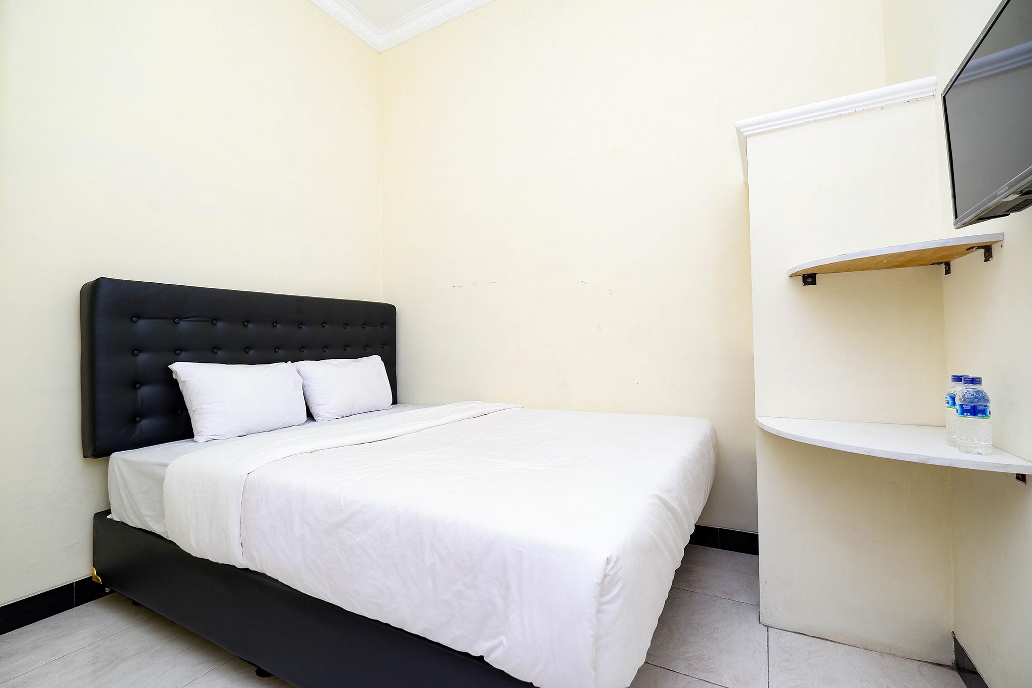 Super Oyo Capital O 2258 Santana Syariah Guest House Kartosuro Ngoại thất bức ảnh