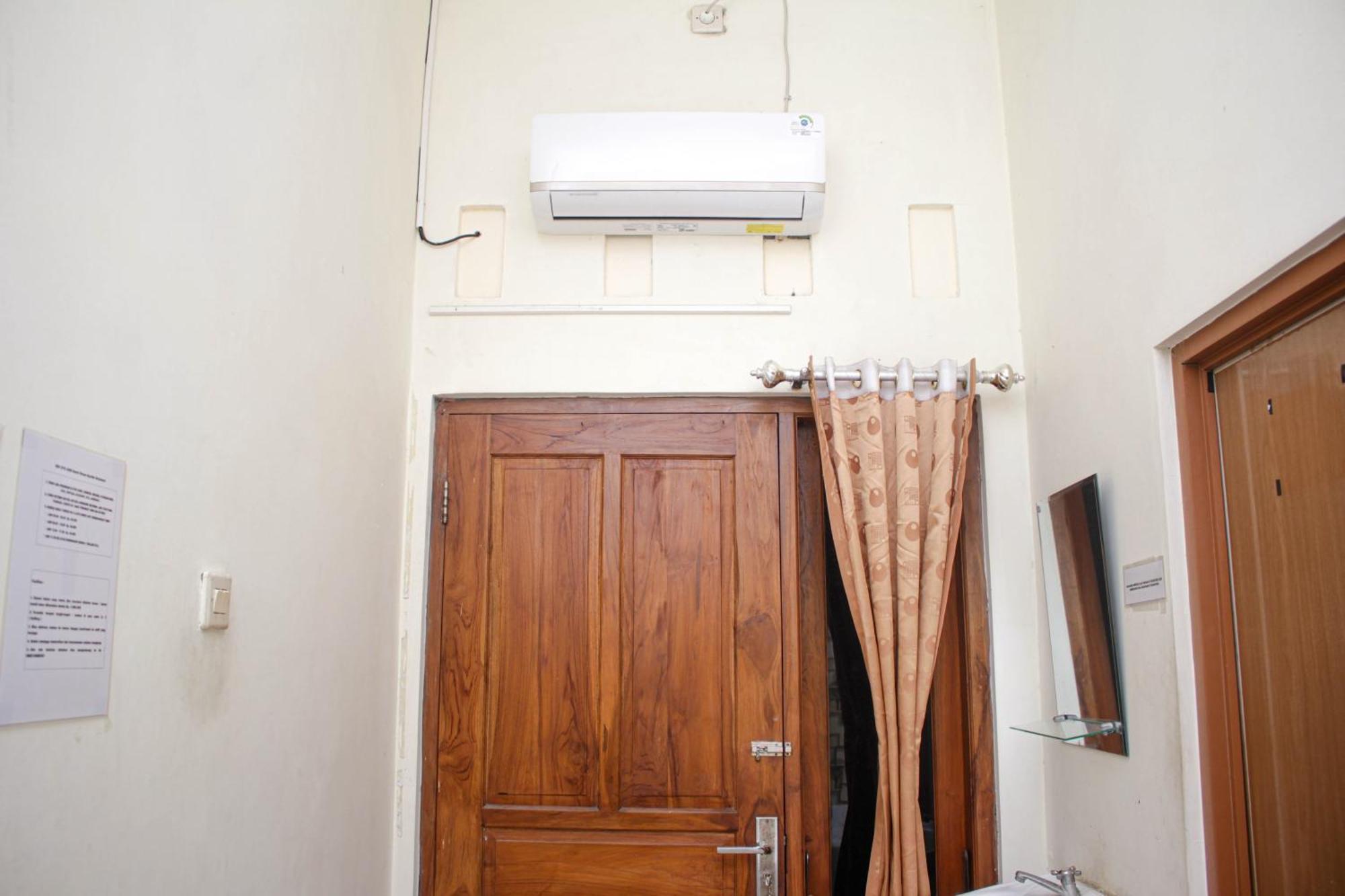 Super Oyo Capital O 2258 Santana Syariah Guest House Kartosuro Ngoại thất bức ảnh