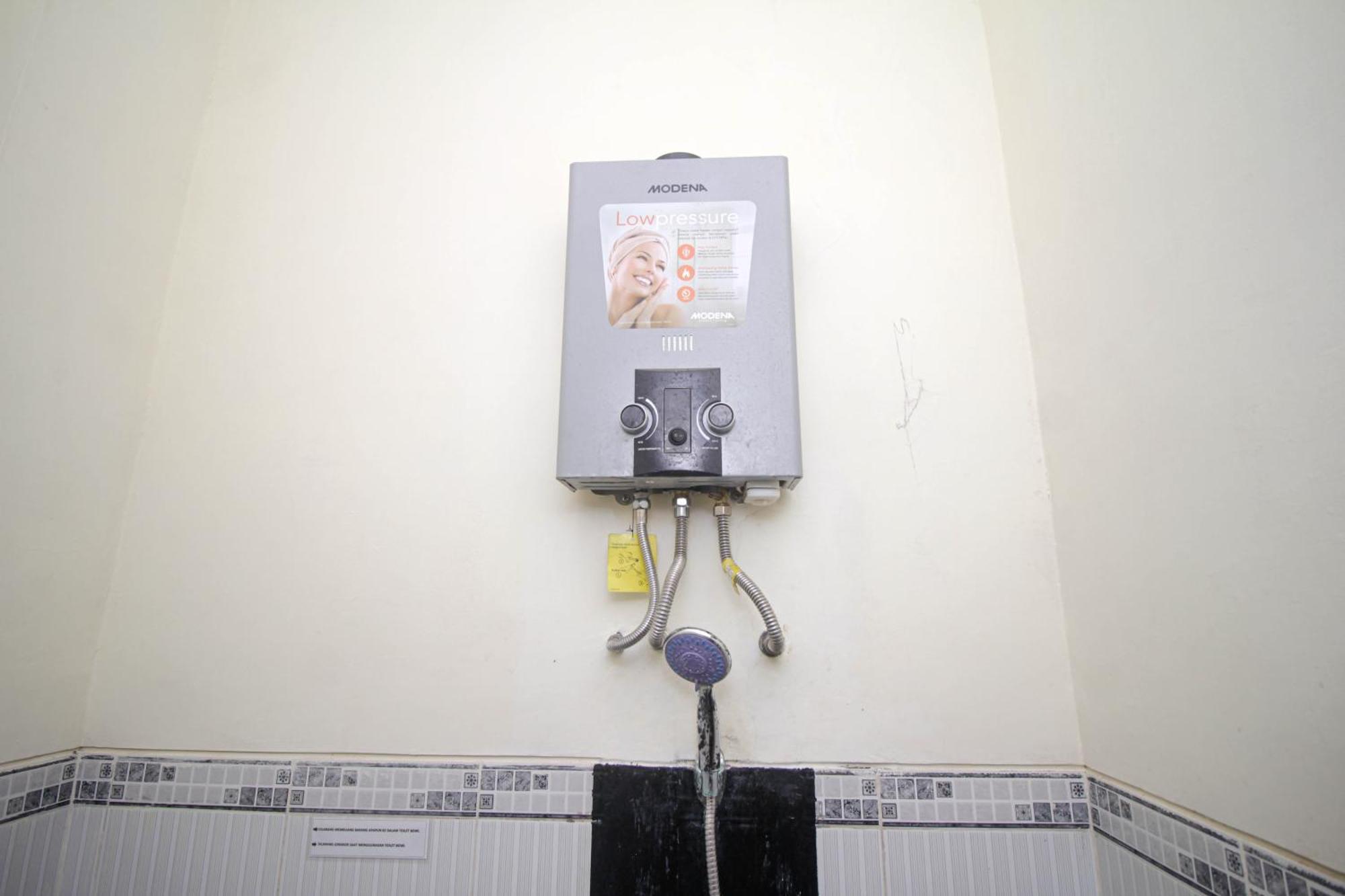 Super Oyo Capital O 2258 Santana Syariah Guest House Kartosuro Ngoại thất bức ảnh