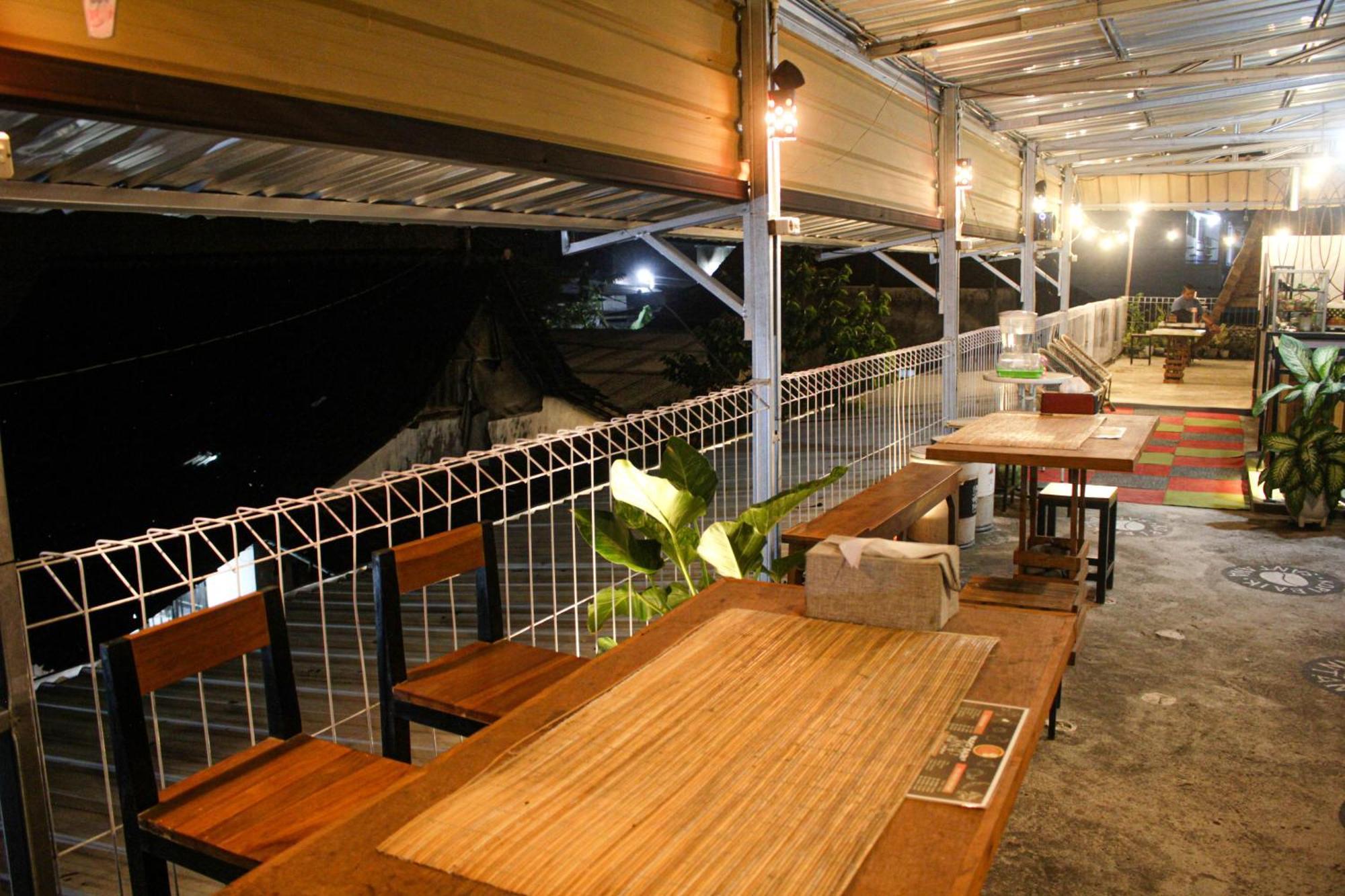 Super Oyo Capital O 2258 Santana Syariah Guest House Kartosuro Ngoại thất bức ảnh