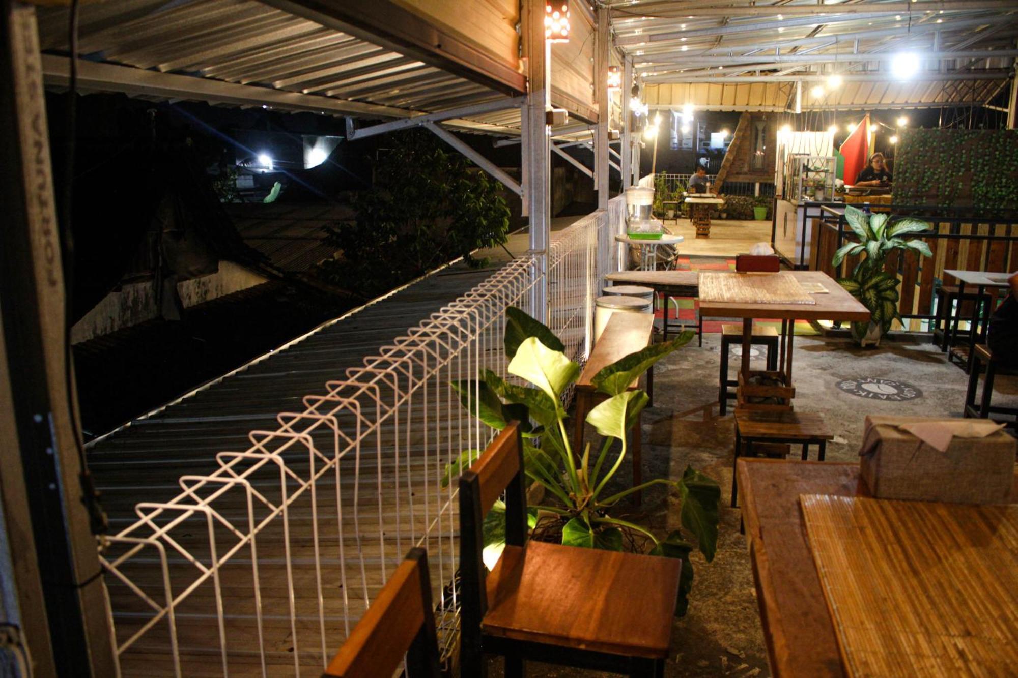 Super Oyo Capital O 2258 Santana Syariah Guest House Kartosuro Ngoại thất bức ảnh