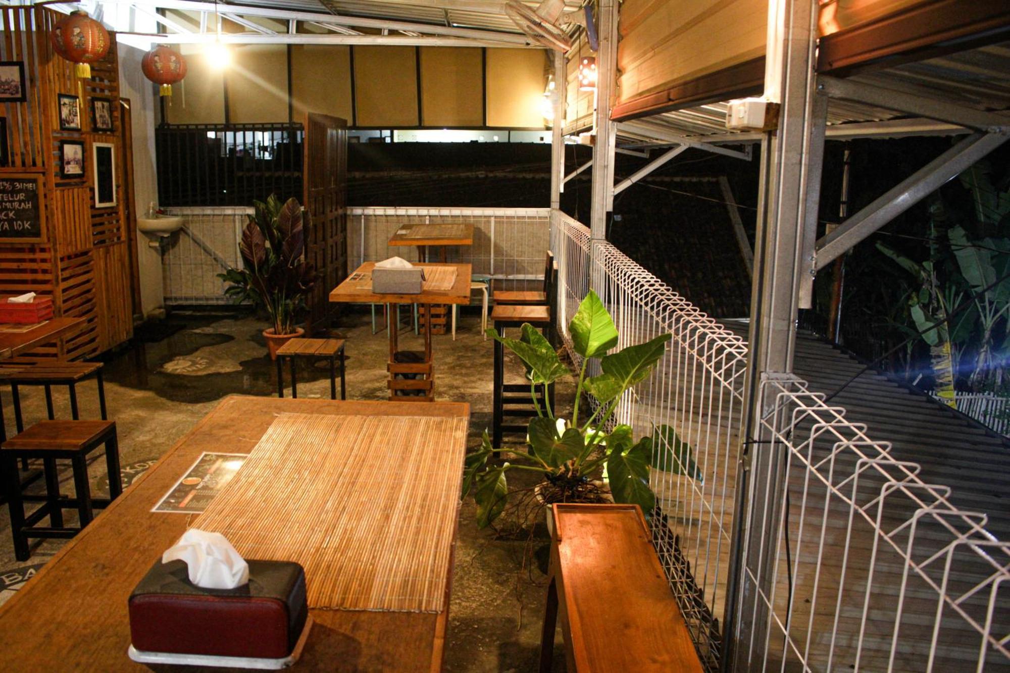 Super Oyo Capital O 2258 Santana Syariah Guest House Kartosuro Ngoại thất bức ảnh
