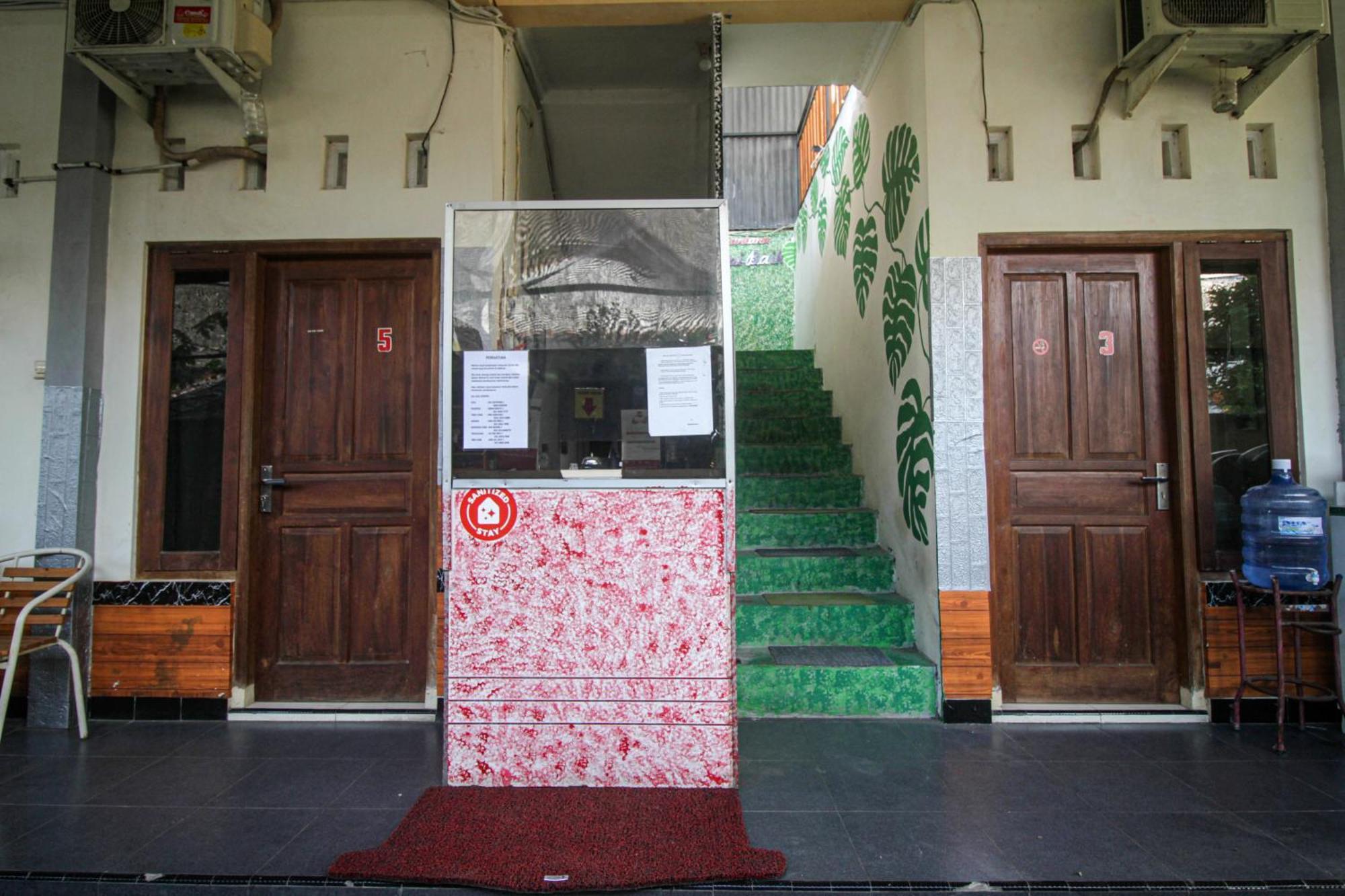 Super Oyo Capital O 2258 Santana Syariah Guest House Kartosuro Ngoại thất bức ảnh
